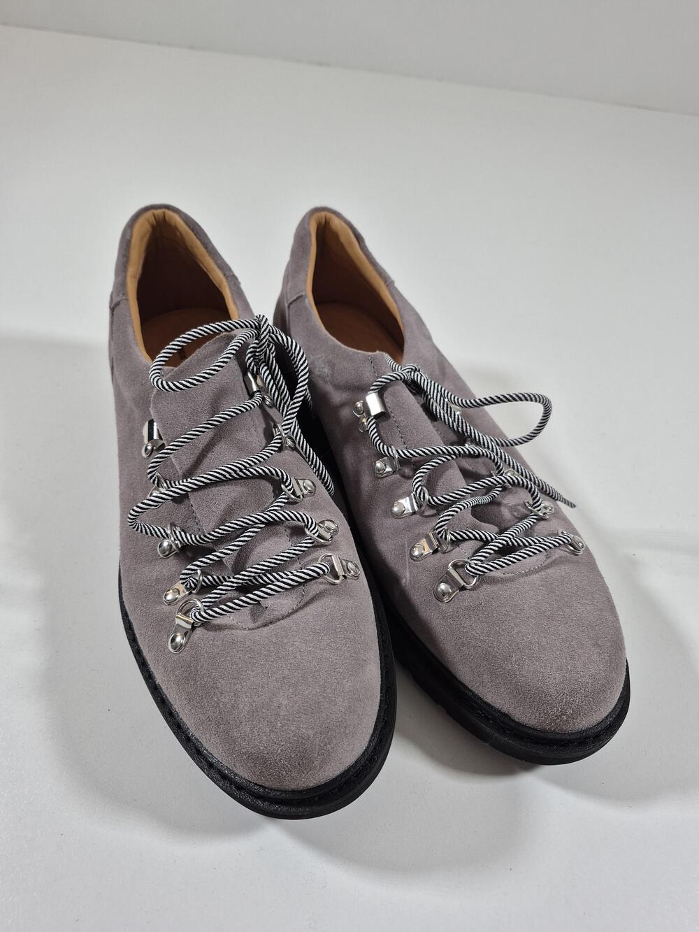 Paper Straight Men's 10.5 Gray Suede Lace-Up Lug Sole Sneakers